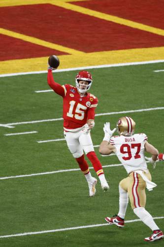 Kansas City Chiefs quarterback Patrick Mahomes (15) throws during the 1st half of the NFL Super Bowl 58 football game against the San Francisco 49ers, Sunday, Feb. 11, 2024, in Las Vegas. (AP Photo/Tyler Kaufman)